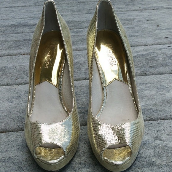 Michael Kors Erika Glitter Metallic Platform pump - Picture 2 of 4